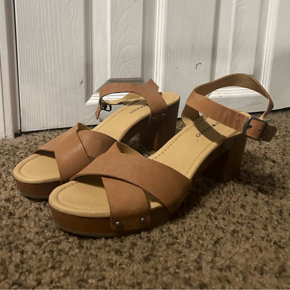 LUCKY BRAND Haidlee leather straps platform block heel, Size 9.5